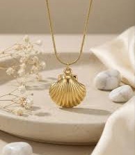 shell necklace